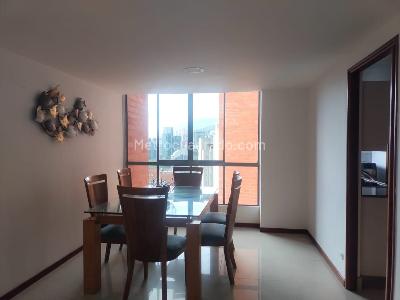 Apartamento de 3 alcobas en venta en El Poblado, Medellín, 142 m² · foto 4 de 18