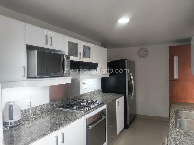 Apartamento de 3 alcobas en venta en El Poblado, Medellín, 142 m² · foto 8 de 18