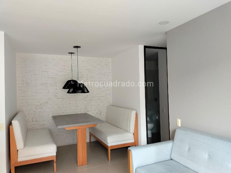 2BR Apartment with Balcony and Covered Parking in El Poblado - 2