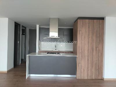 Apartamento en venta en El Poblado, Medellín · foto 4 de 19