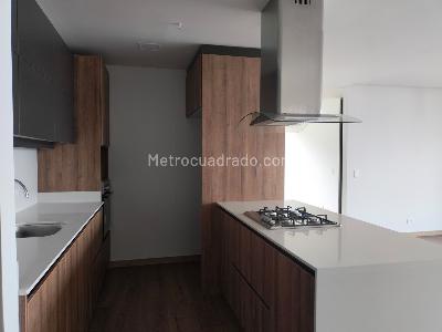 Apartamento en venta en El Poblado, Medellín · foto 5 de 19