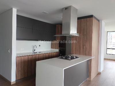 Apartamento en venta en El Poblado, Medellín · foto 6 de 19
