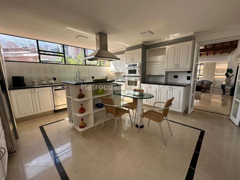 Furnished 4BR Apartment with Pool in El Poblado - 6