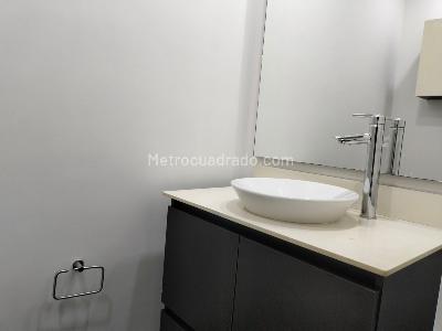 Apartamento de 1 alcoba en arriendo en El Poblado, Medellín, 57 m² · foto 9 de 10