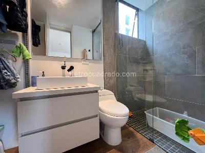 Apartamento de 3 alcobas en venta en El Poblado, Medellín, 230 m² · foto 16 de 19