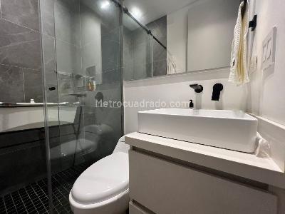 Apartamento de 3 alcobas en venta en El Poblado, Medellín, 230 m² · foto 18 de 19