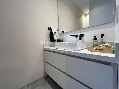 Apartamento de 3 alcobas en venta en El Poblado, Medellín, 230 m² · foto 19 de 19