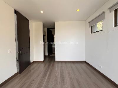 Casa de 4 alcobas en arriendo en Envigado, Envigado, 398 m² · foto 12 de 20