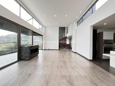 Casa de 4 alcobas en arriendo en Envigado, Envigado, 398 m² · foto 2 de 20