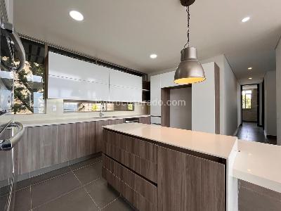 Casa de 4 alcobas en arriendo en Envigado, Envigado, 398 m² · foto 5 de 20