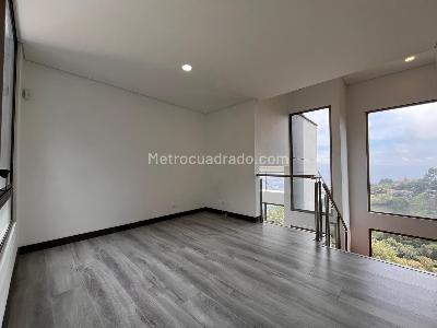 Casa de 4 alcobas en arriendo en Envigado, Envigado, 398 m² · foto 8 de 20