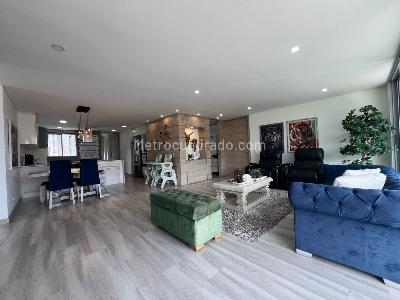 Apartamento en venta en Envigado, Envigado · foto 3 de 17