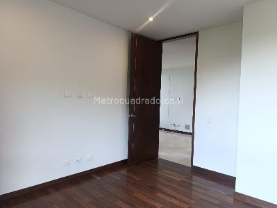 Apartamento de 3 alcobas en venta en El Poblado, Medellín, 236 m² · foto 11 de 18