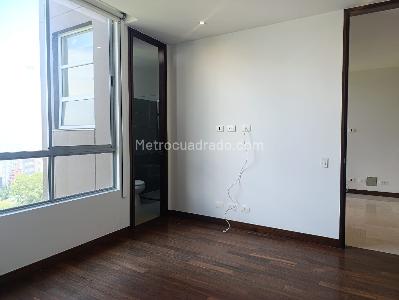 Apartamento de 3 alcobas en venta en El Poblado, Medellín, 236 m² · foto 13 de 18