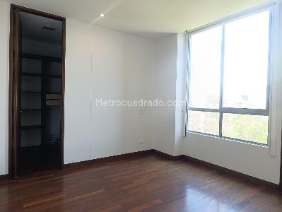 Apartamento de 3 alcobas en venta en El Poblado, Medellín, 236 m² · foto 14 de 18
