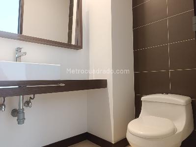 Apartamento de 3 alcobas en venta en El Poblado, Medellín, 236 m² · foto 16 de 18
