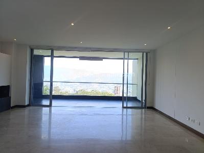 Apartamento de 3 alcobas en venta en El Poblado, Medellín, 236 m² · foto 4 de 18
