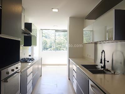 Apartamento de 3 alcobas en venta en El Poblado, Medellín, 236 m² · foto 5 de 18