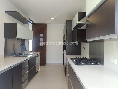 Apartamento de 3 alcobas en venta en El Poblado, Medellín, 236 m² · foto 7 de 18