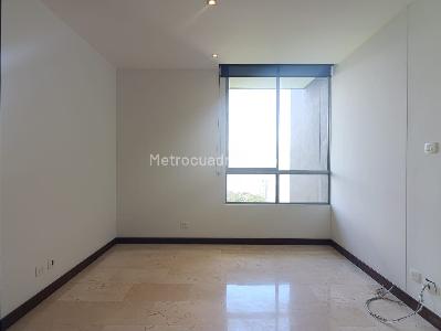Apartamento de 3 alcobas en venta en El Poblado, Medellín, 236 m² · foto 8 de 18