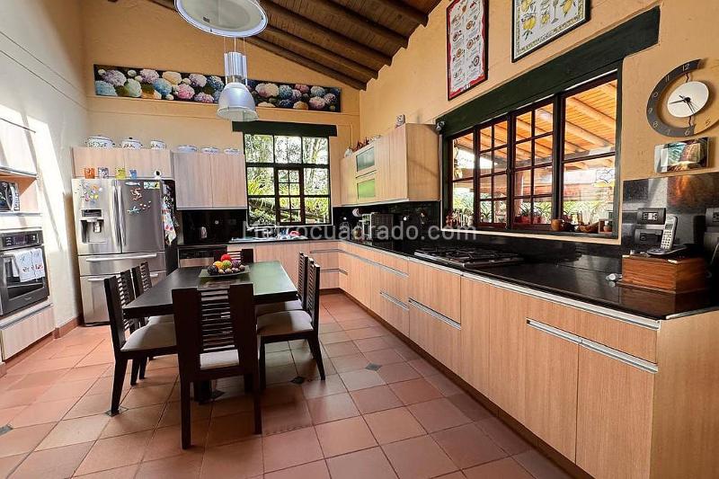 4BR House in El Retiro (4000 m²) - 2