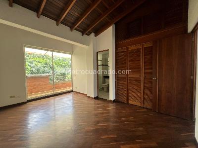 Casa de 3 alcobas en venta en Envigado, Envigado, 230 m² · foto 13 de 19
