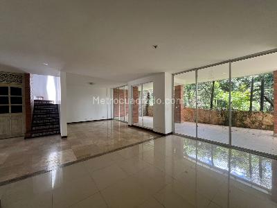 Casa de 3 alcobas en venta en Envigado, Envigado, 230 m² · foto 2 de 19