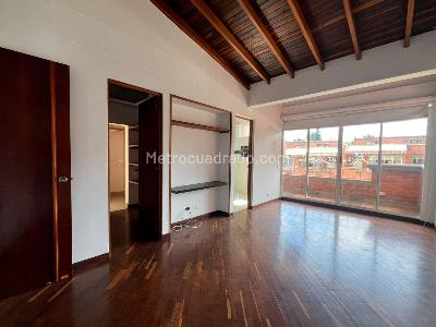 Casa de 3 alcobas en venta en Envigado, Envigado, 230 m² · foto 9 de 19