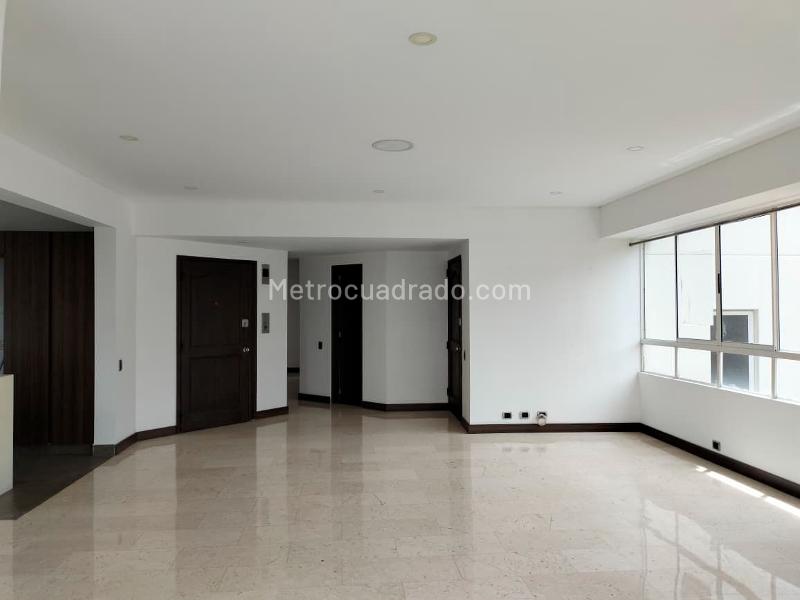 Stylish 3BR Apartment with Marble Floors in El Poblado - 2