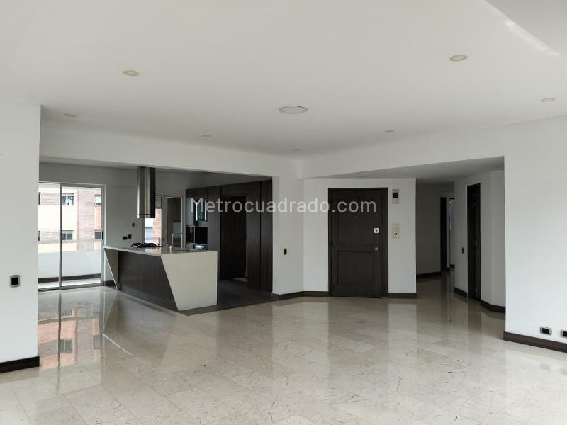 Stylish 3BR Apartment with Marble Floors in El Poblado - 3
