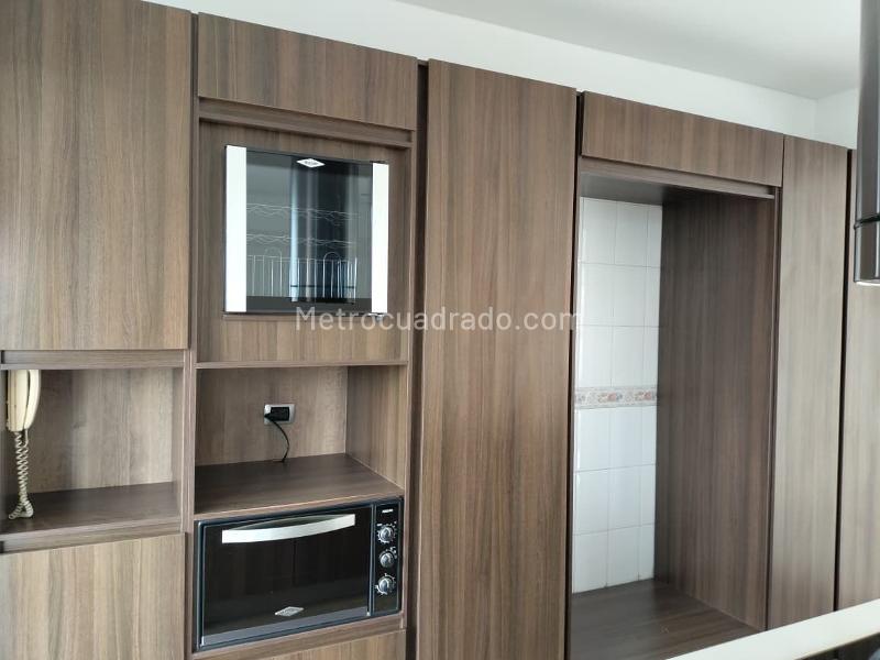 Stylish 3BR Apartment with Marble Floors in El Poblado - 9