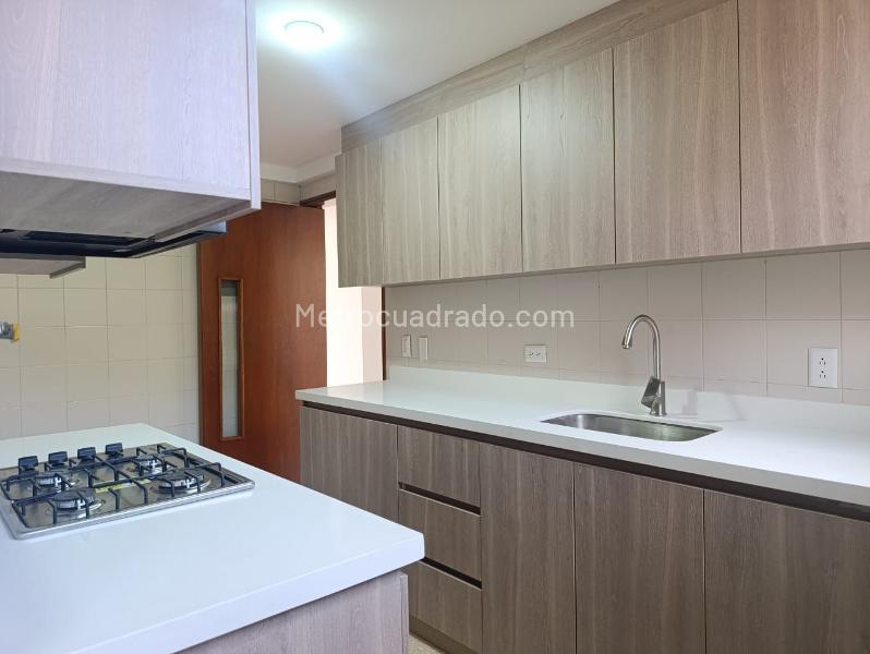 Apartamento Amplio de 3 Alcobas con Terraza en El Poblado - 5