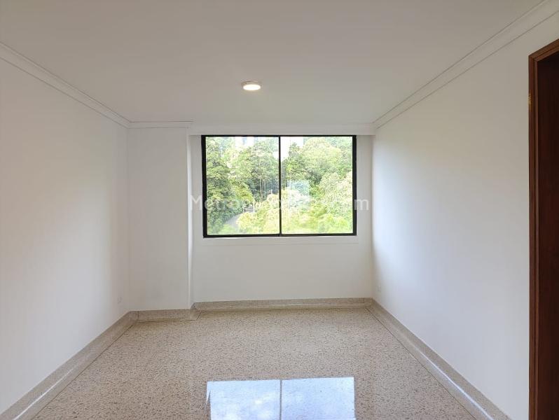 Apartamento Amplio de 3 Alcobas con Terraza en El Poblado - 6