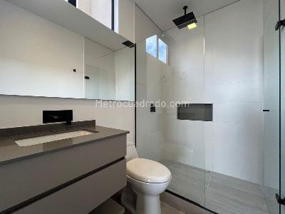 Casa de 3 alcobas en venta en Rionegro, Rionegro, 328 m² · foto 11 de 15