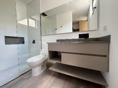 Casa de 3 alcobas en venta en Rionegro, Rionegro, 328 m² · foto 13 de 15