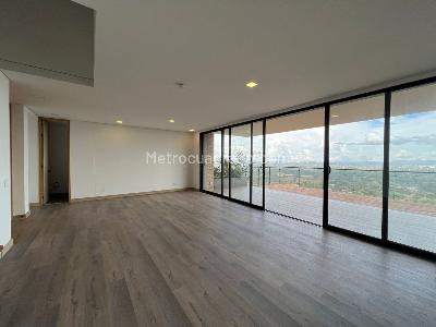 Casa de 3 alcobas en venta en Rionegro, Rionegro, 328 m² · foto 2 de 15