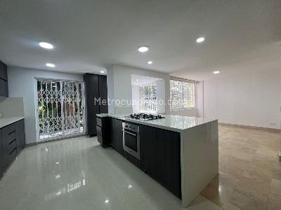 Casa de 3 alcobas en venta en Envigado, Envigado, 282 m² · foto 4 de 15