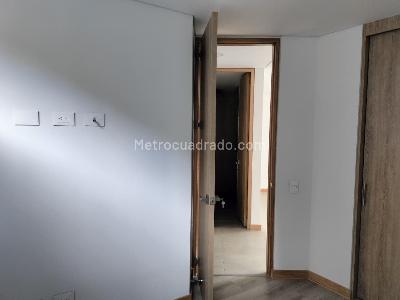 Apartamento de 3 alcobas en venta en El Poblado, Medellín, 100 m² · foto 16 de 18