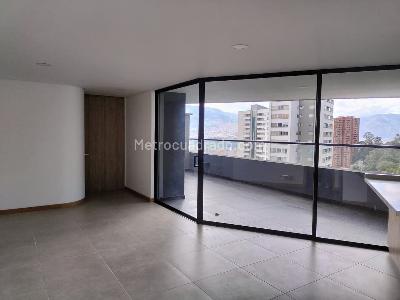 Apartamento de 3 alcobas en venta en El Poblado, Medellín, 100 m² · foto 2 de 18