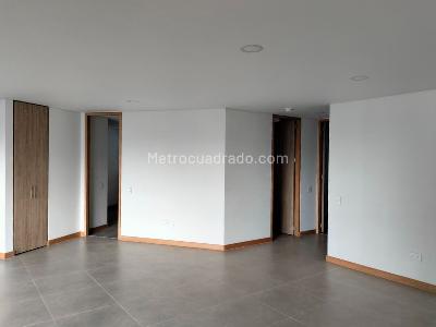 Apartamento de 3 alcobas en venta en El Poblado, Medellín, 100 m² · foto 4 de 18