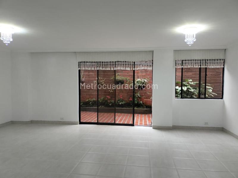 Spacious 3BR Apartment in El Poblado - 2
