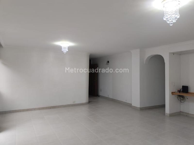 Spacious 3BR Apartment in El Poblado - 4