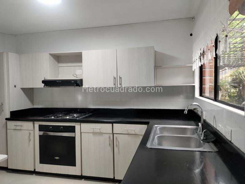 Spacious 3BR Apartment in El Poblado - 7