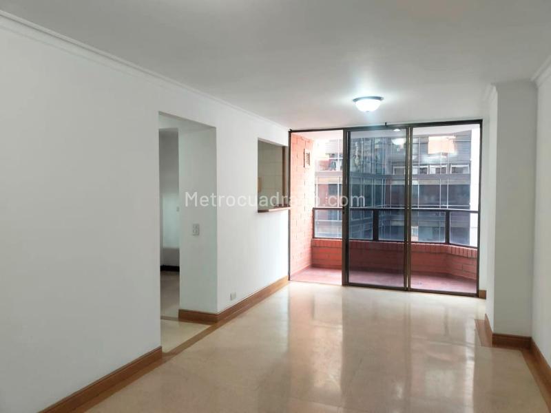 Apartamento Moderno de 2 Alcobas en Zona Tranquila de El Poblado - 2
