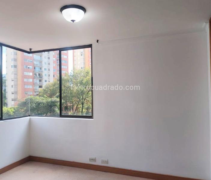 Apartamento Moderno de 2 Alcobas en Zona Tranquila de El Poblado - 8