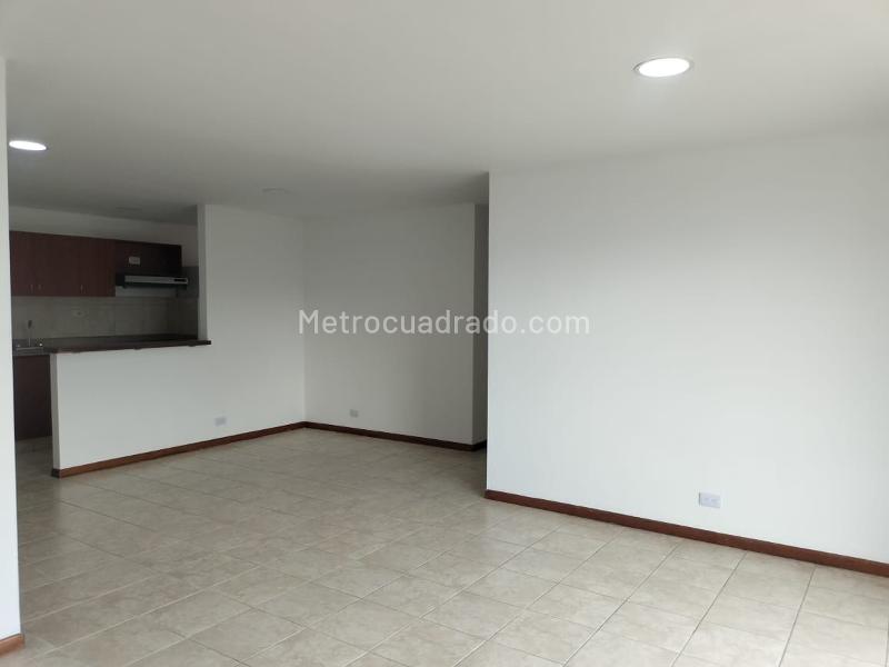 Modern 2BR Apartment with Balcony in El Poblado - 3