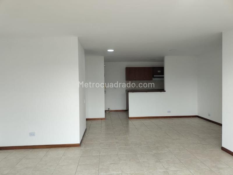 Modern 2BR Apartment with Balcony in El Poblado - 4