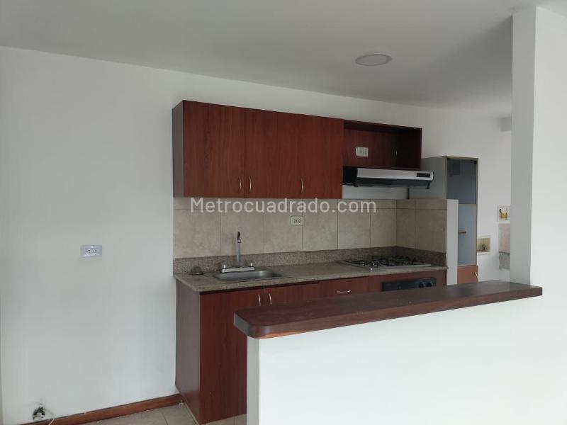 Modern 2BR Apartment with Balcony in El Poblado - 5