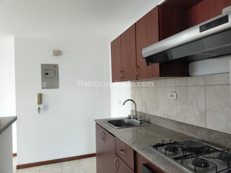 Modern 2BR Apartment with Balcony in El Poblado - 7
