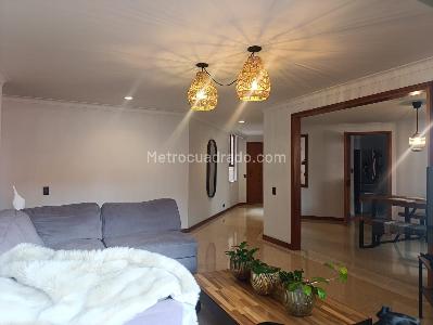 Apartamento de 3 alcobas en venta en El Tesoro, Medellín, 165 m² · foto 2 de 18
